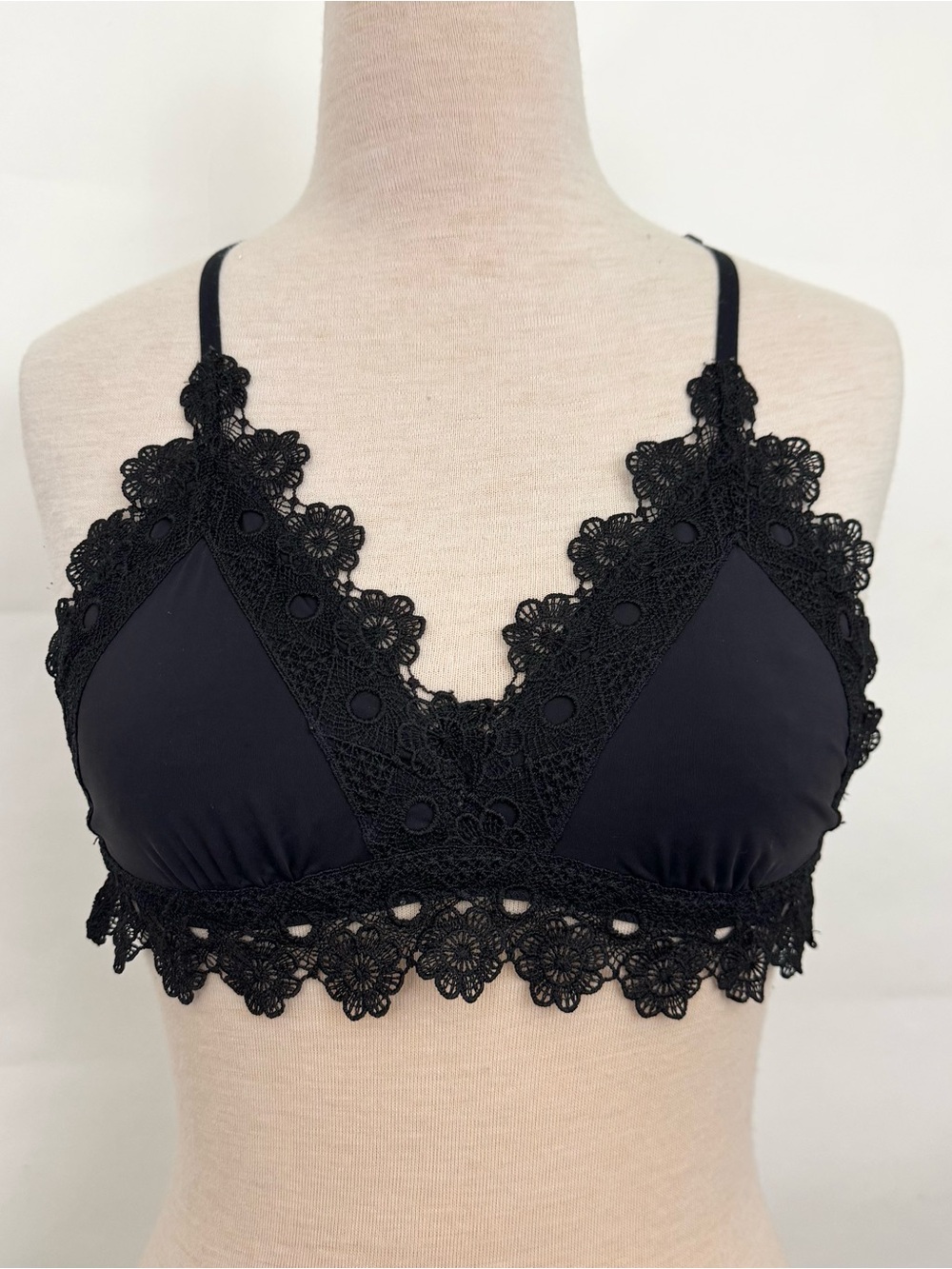 American Eagle aerie black lace crochet bralette bra medium